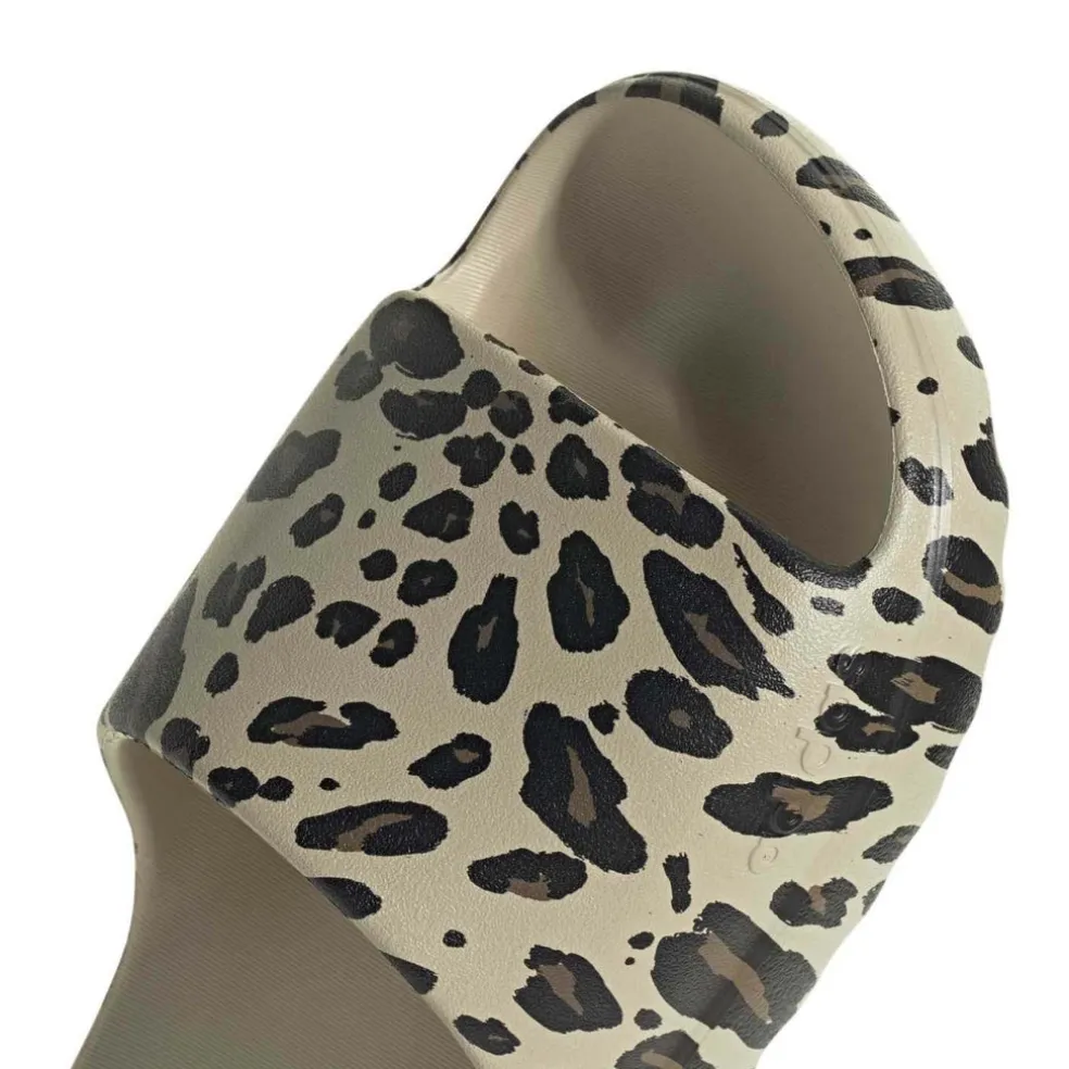 adilette lumia slippers