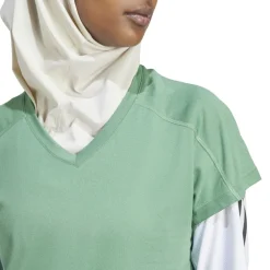 AEROREADY Train Essentials Minimal Branding V-hals shirt