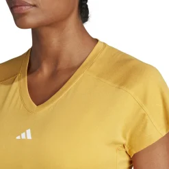 AEROREADY Train Essentials Minimal Branding V-hals shirt