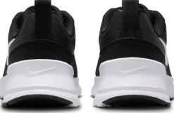 Air Max Nuaxis sneakers