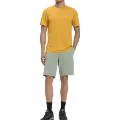 Cameron Shorts outdoor