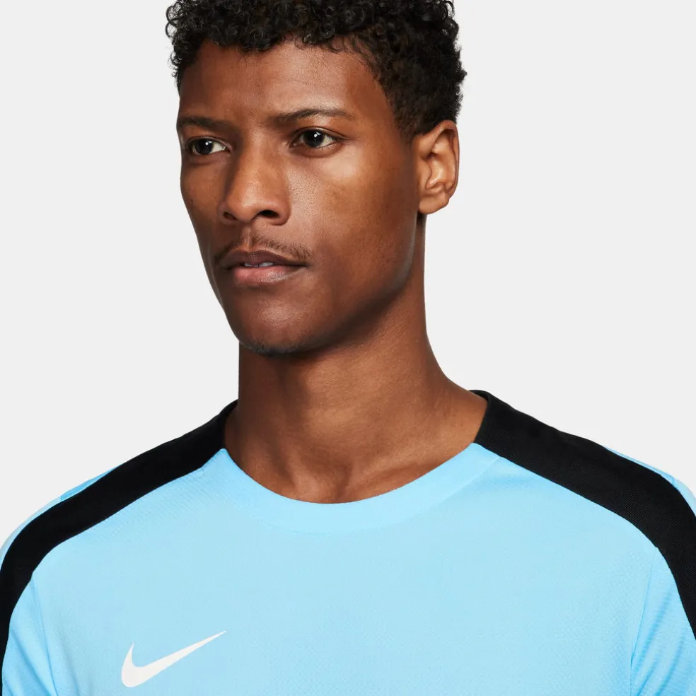 Dri-FIT Strike shirt