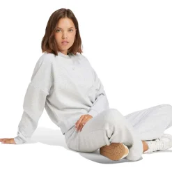 Essentials Small Logo Feelcozy Sweatshirt