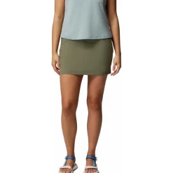 leslie falls skort