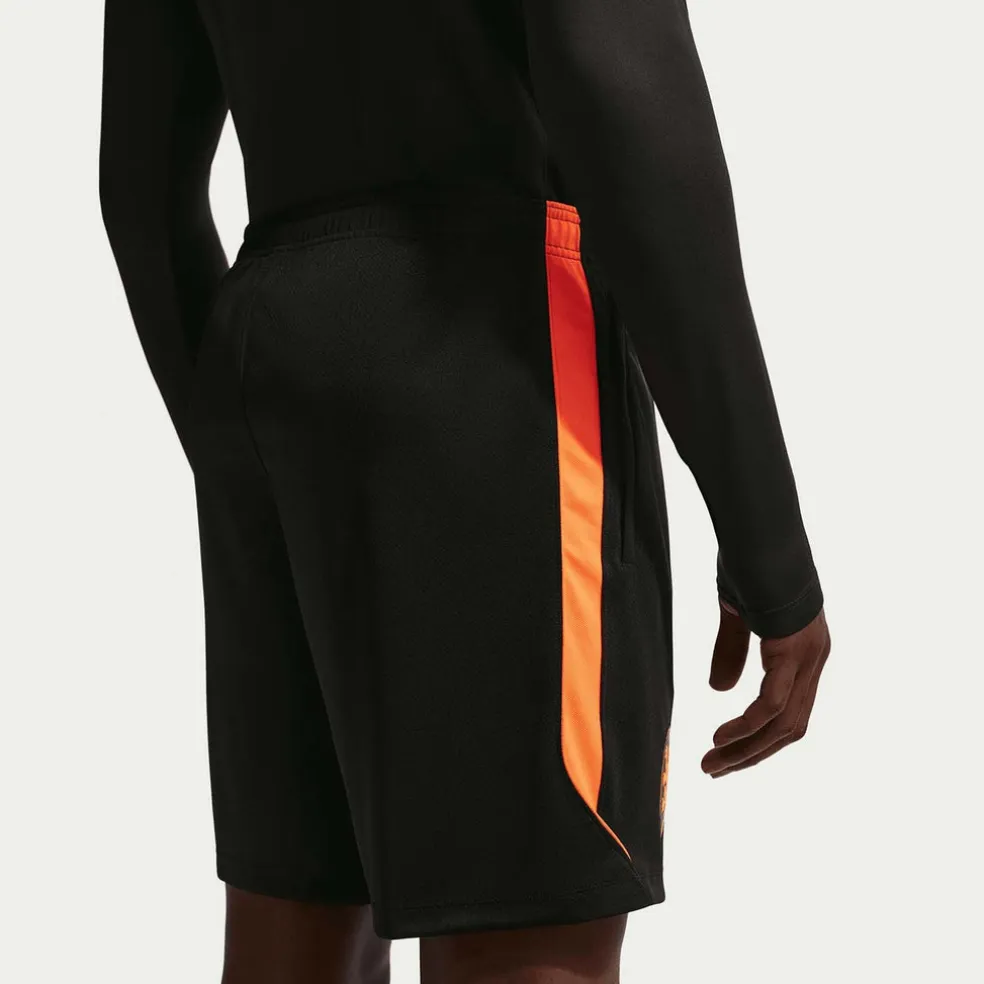 Nederland Strike short