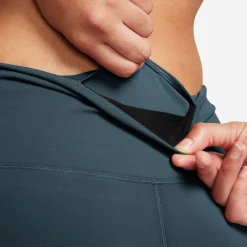 One Dri-FIT legging