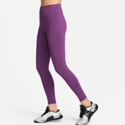 One Dri-FIT legging
