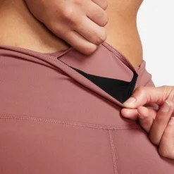One Dri-FIT legging