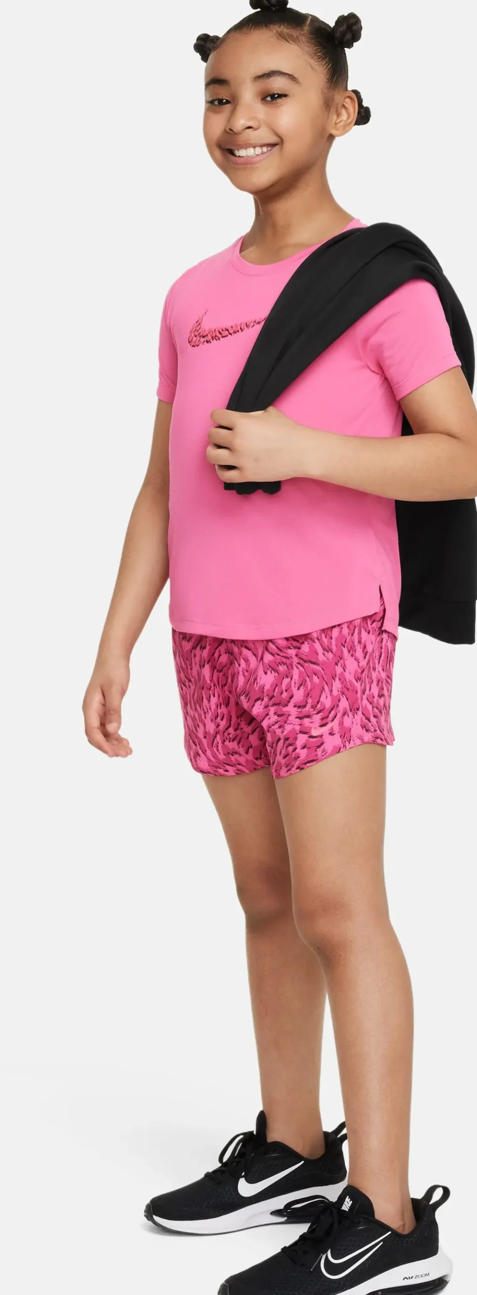 One Woven short