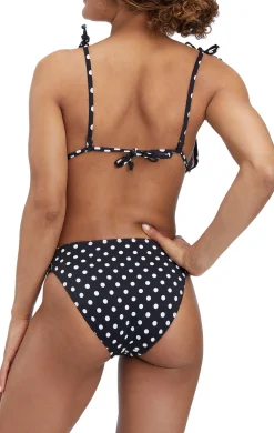 Samira bikini