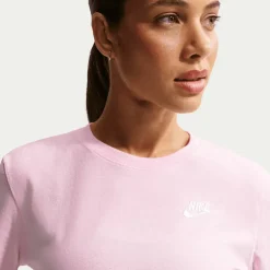 Sportswear Club Essentials T-shirt