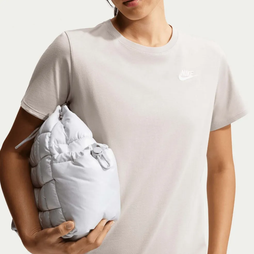 Sportswear Club Essentials T-shirt