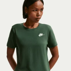 Sportswear Club Essentials T-shirt