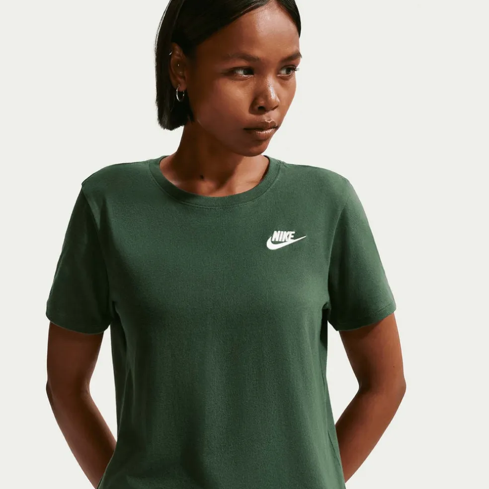 Sportswear Club Essentials T-shirt