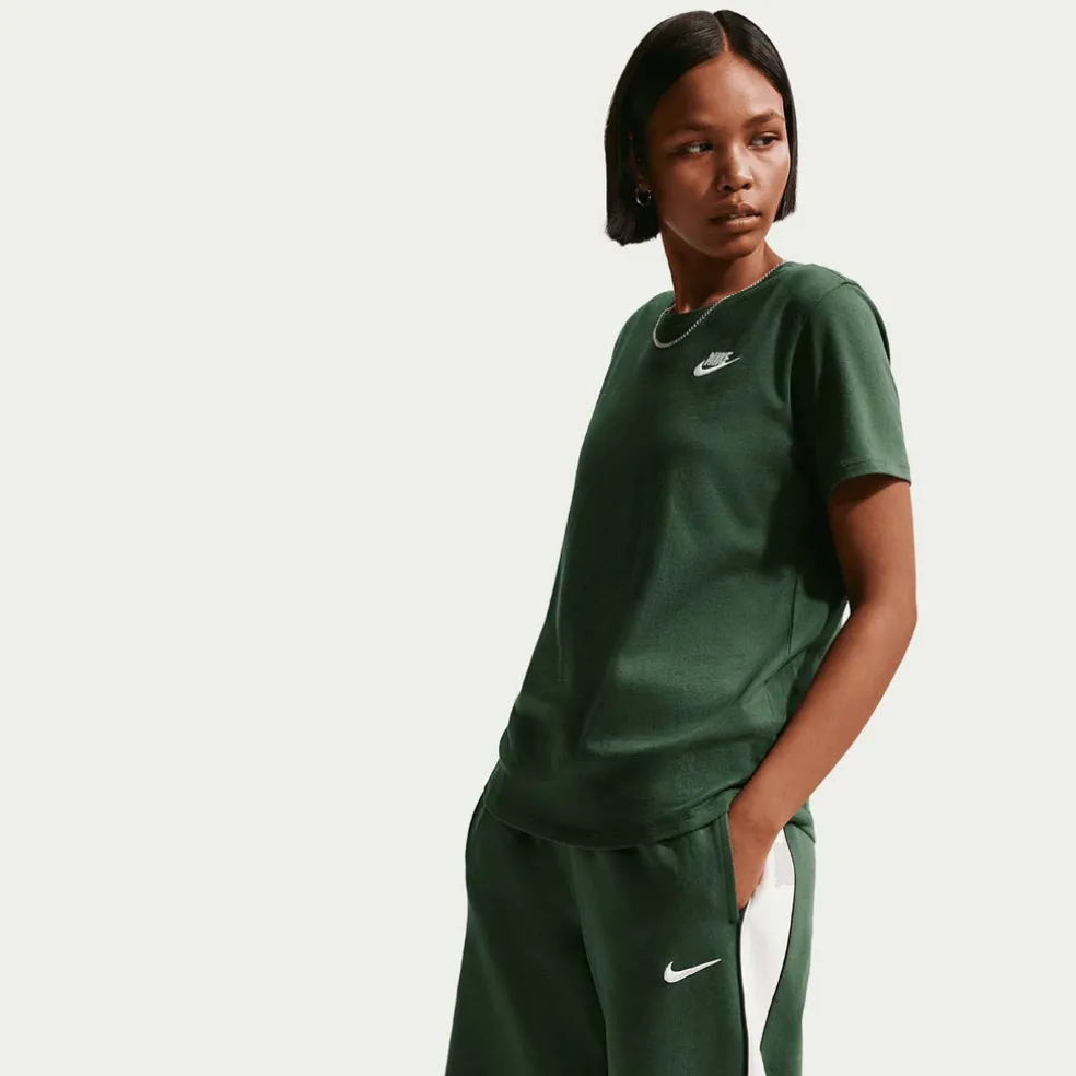 Sportswear Club Essentials T-shirt