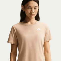 Sportswear Club Essentials T-shirt
