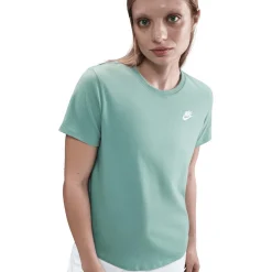 Sportswear Club Essentials T-shirt