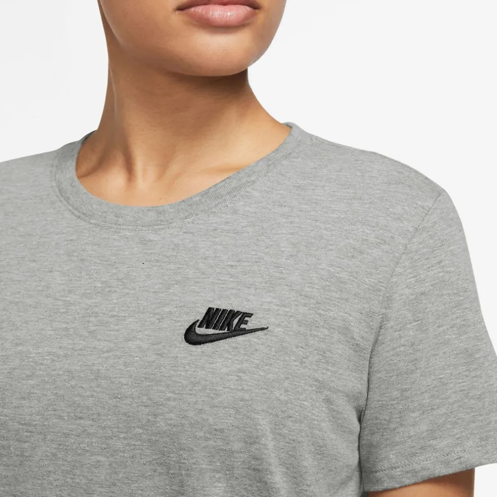 Sportswear Club Essentials T-shirt