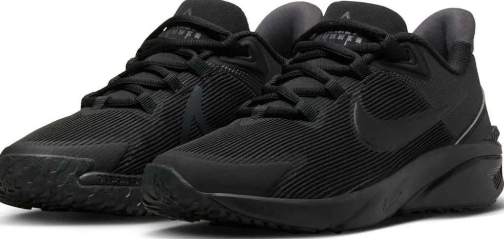 Star Runner 4 kids sneakers