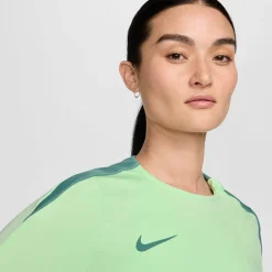 Strike longsleeve top