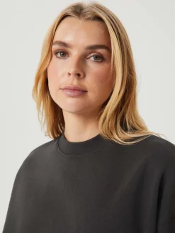 Studio Oversized Crew sweater