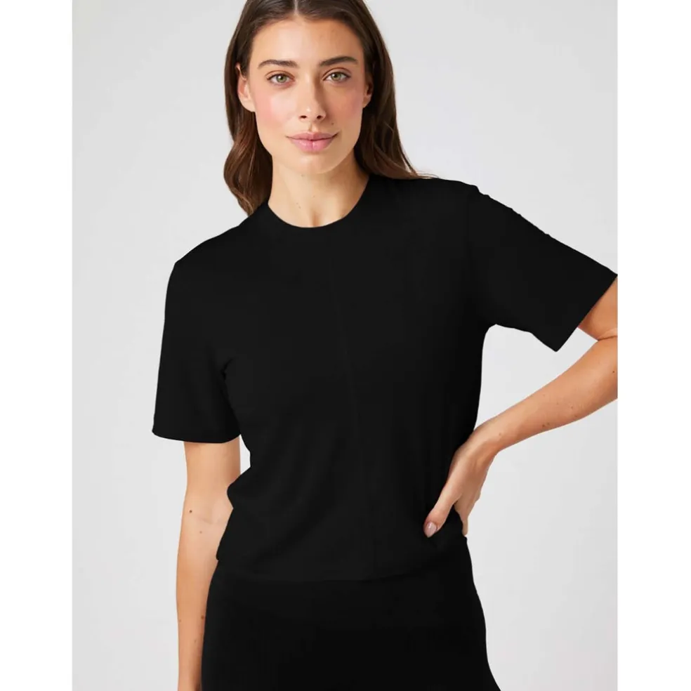 studio soft cropped t-shirt